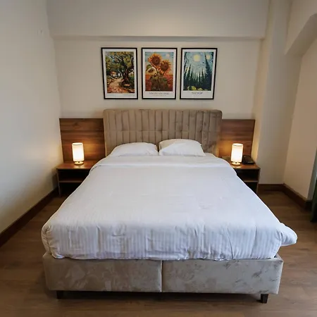 Hotel Tuna