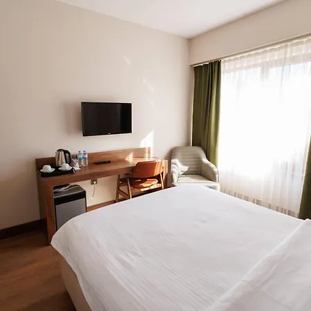 Hotel Tuna *