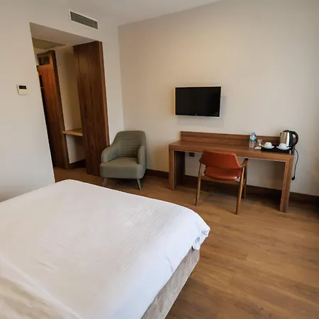 Tuna Hotel