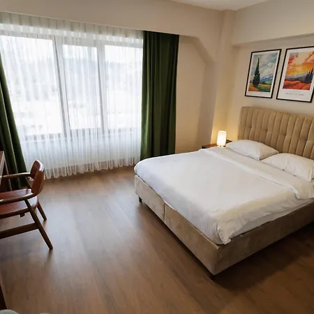 Hotel Tuna *