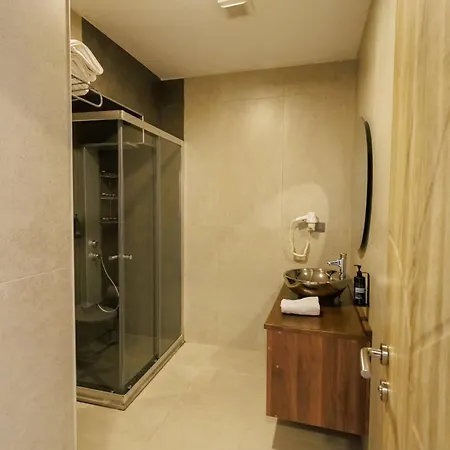 Tuna Hotel