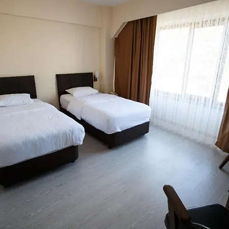 Tuna Hotel *