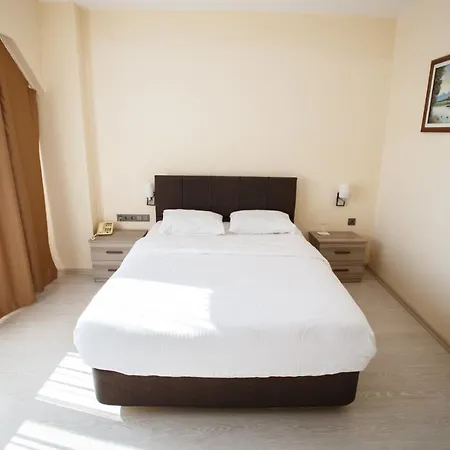 Hotel Tuna
